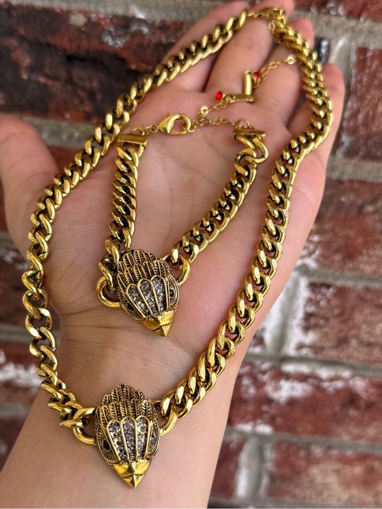 Jewelry - Antique gold eagle head necklace & bracelet set